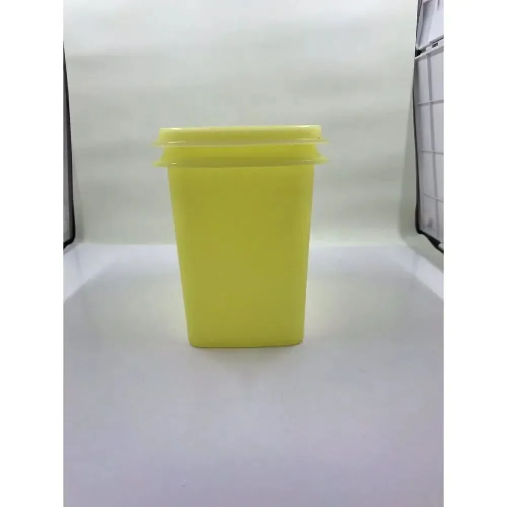 Tupperware 1243-3 Yellow Shelf Saver 2 Storage Containers With Lids Vintage